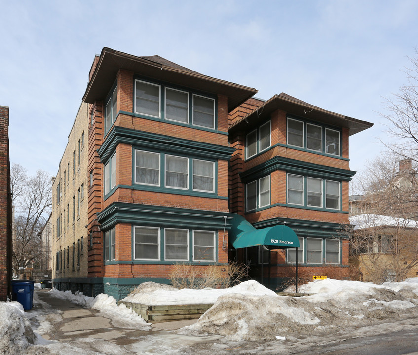 1928 Emerson Ave S in Minneapolis, MN - Building Photo