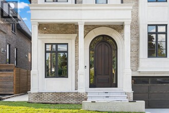 20 Burleigh Heights Dr in Toronto, ON - Building Photo - Building Photo