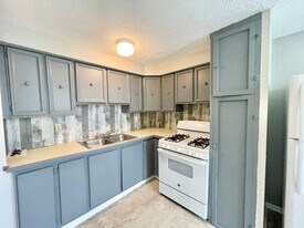 229 Gates Ave in Elyria, OH - Building Photo