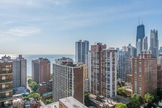 1415 N Dearborn Pkwy, Unit 22C in Chicago, IL - Foto de edificio - Building Photo