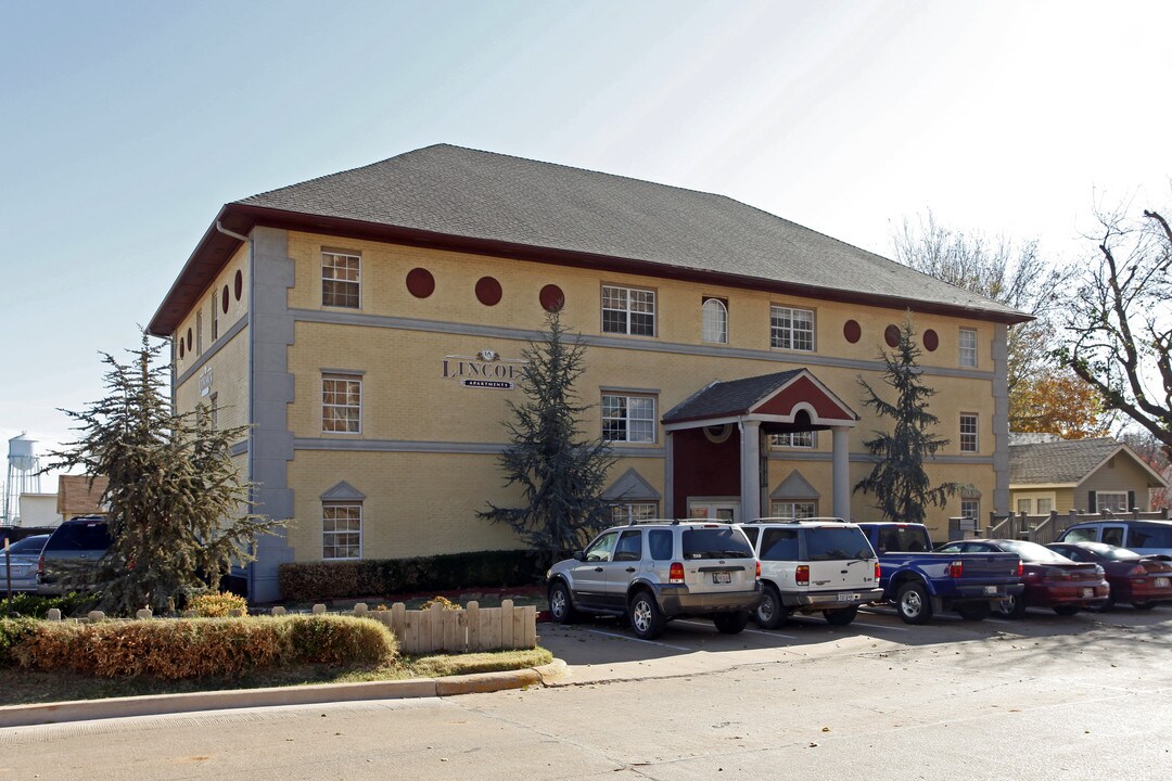 1301 Lincoln Ave in Norman, OK - Foto de edificio