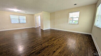 1370 Tunis St in Pensacola, FL - Building Photo - Building Photo