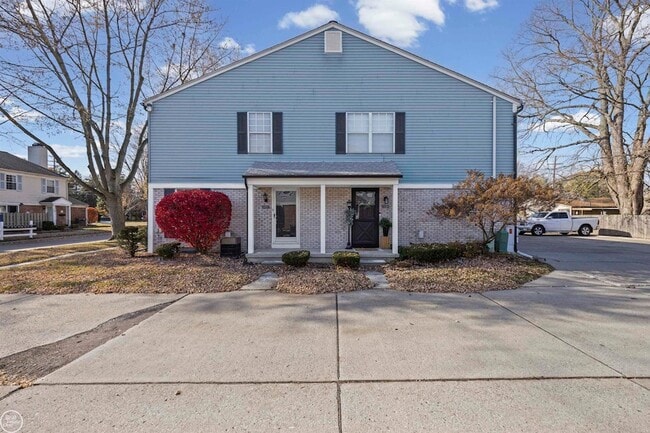 property at 24692 N Meadow Dr