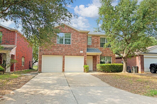 17627 S Summit Canyon Dr in Houston, TX - Building Photo - Building Photo