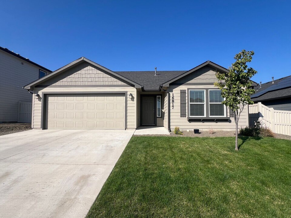 16817 Ryeland Ave in Caldwell, ID - Building Photo