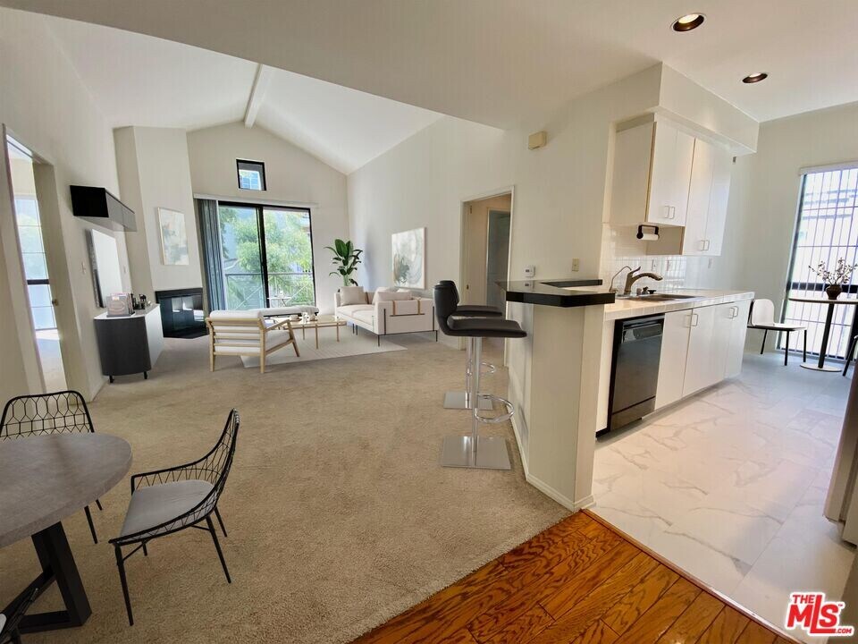 12211 Idaho Ave in Los Angeles, CA - Building Photo
