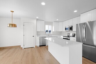 865 9th St W in Kalispell, MT - Foto de edificio - Building Photo