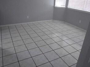 1525 Bob Smith Dr in El Paso, TX - Foto de edificio - Building Photo