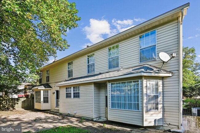 2111 Crossgate Dr in Crofton, MD - Building Photo - Building Photo