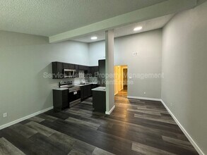 481 N Fairfield Dr in Pensacola, FL - Building Photo - Building Photo