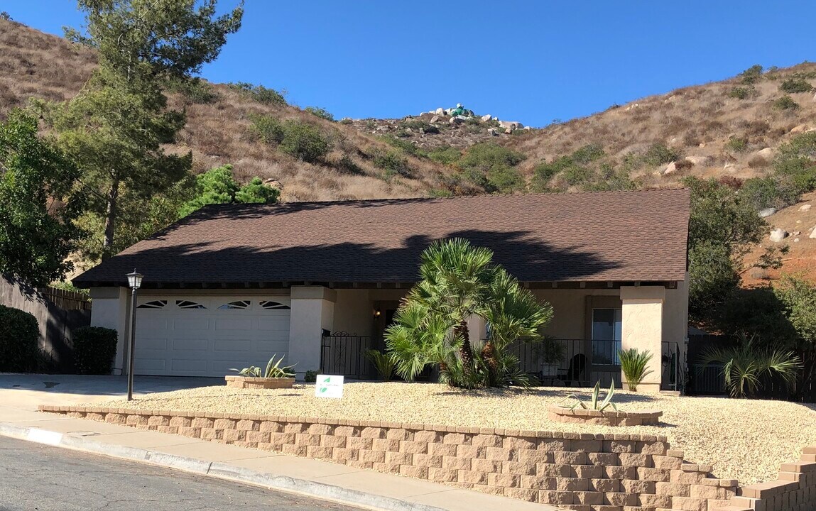 10431 Santana St in Santee, CA - Building Photo