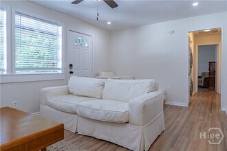217 Wesley St in Savannah, GA - Building Photo - Building Photo