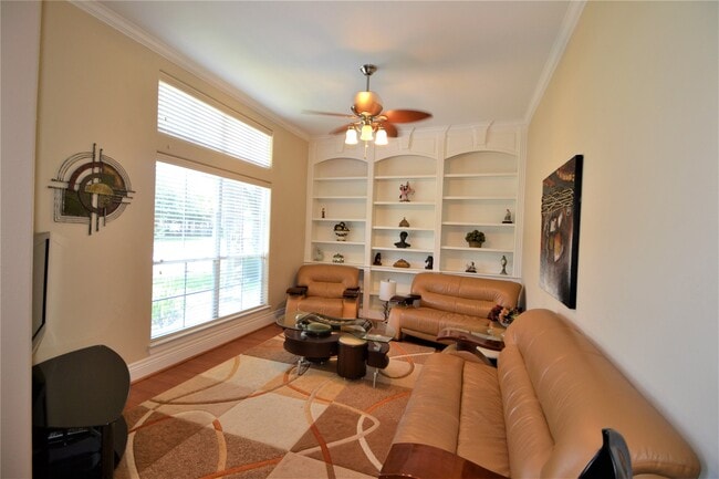 property at 5303 Fenwick Way Ct