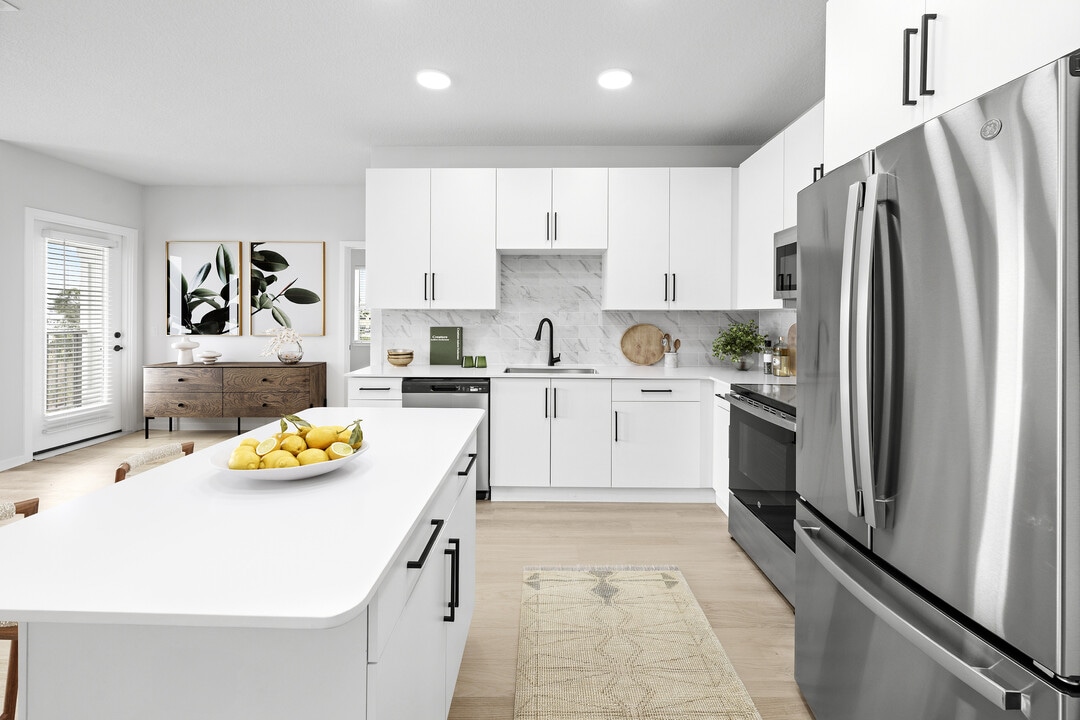 Marlowe Tomoka Village in Daytona Beach, FL - Building Photo