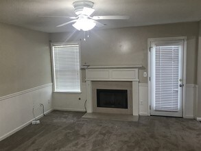 501 Gonzaga Cir in Hampton, GA - Foto de edificio - Building Photo