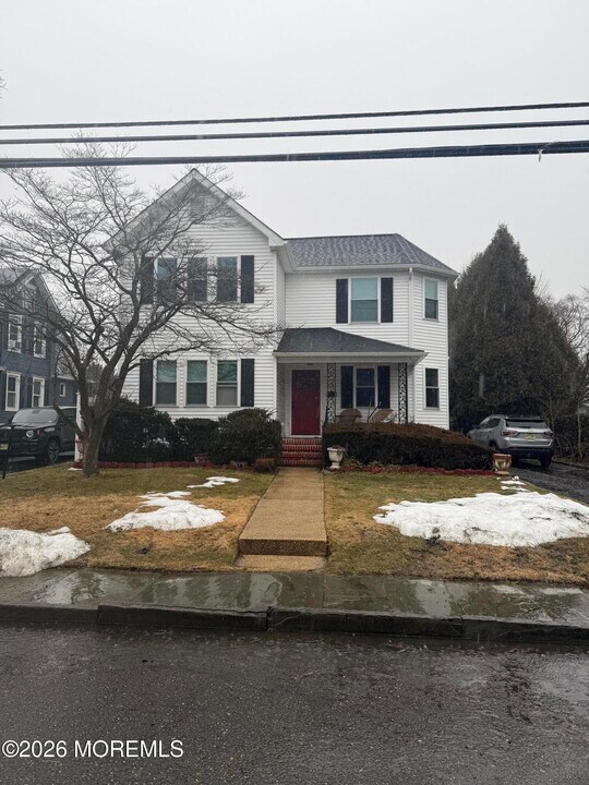 591 Vernon St in Long Branch, NJ - Building Photo