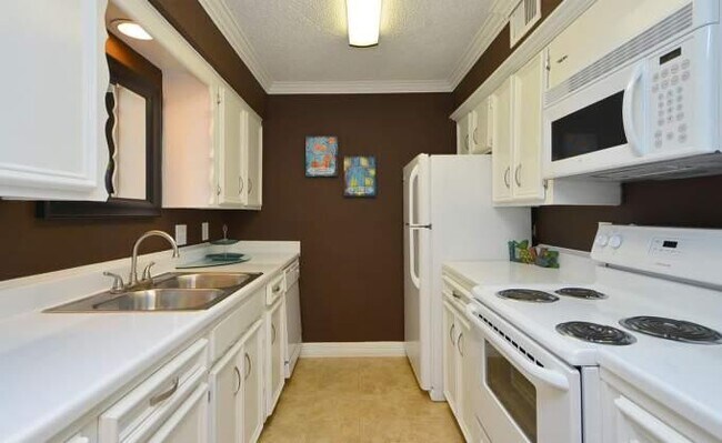 2900 Briarhurst Dr in Houston, TX - Building Photo - Building Photo