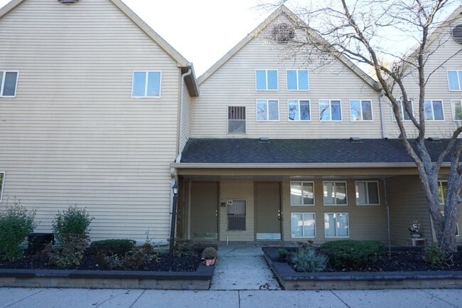 property at 27991 Rollcrest Rd