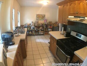 14 Curtis Ave, Unit 2 in Somerville, MA - Foto de edificio - Building Photo