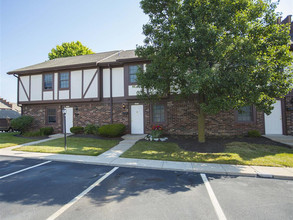 Woodland Springs Apartment Homes in Carmel, IN - Foto de edificio - Building Photo