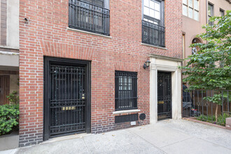 430 E 84th St in New York, NY - Building Photo - Building Photo