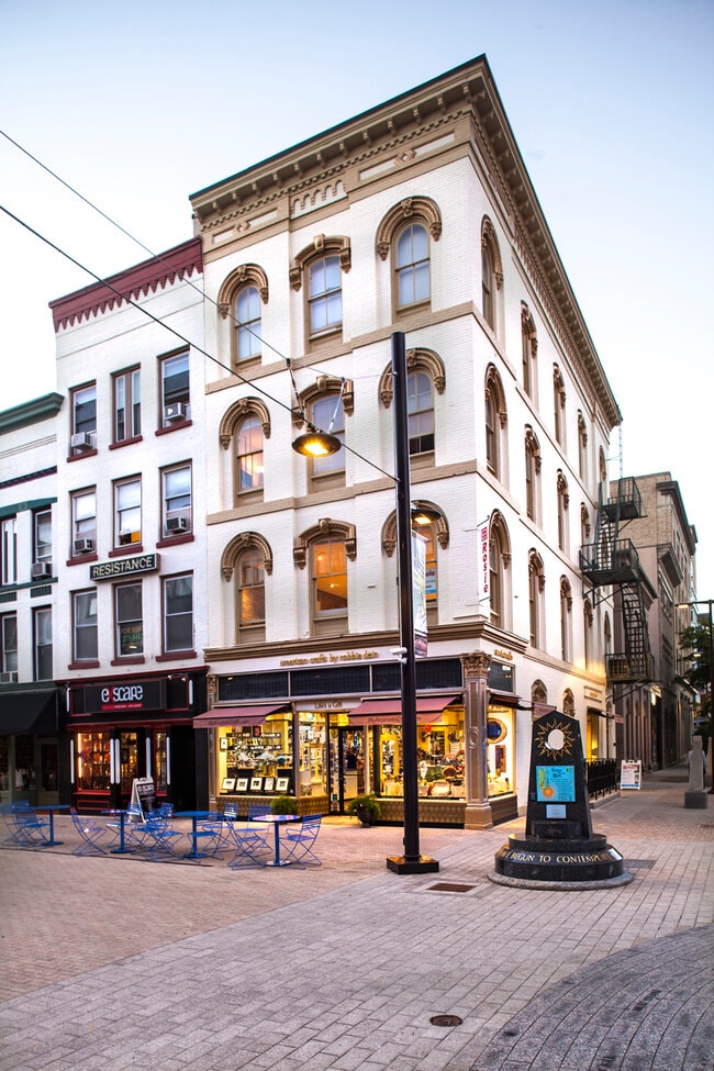 102 N Tioga St, Unit 3rd Floor