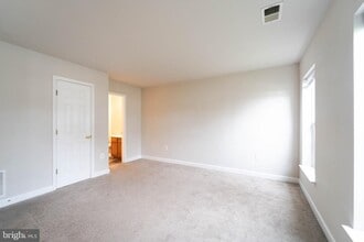 1002 Hoke Ln in Fredericksburg, VA - Building Photo - Building Photo