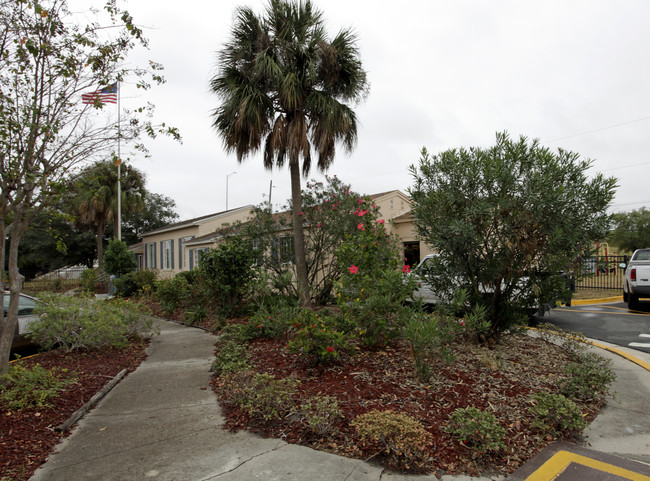 Griffin Park Apartments in Orlando, FL - Building Photo - Building Photo