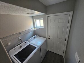 317 Princeton Dr SE in Albuquerque, NM - Foto de edificio - Building Photo