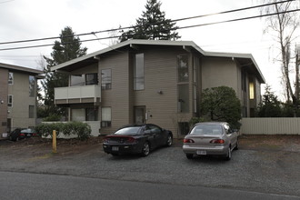 Shields Apartments in Seattle, WA - Foto de edificio - Building Photo