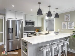 3453 N Hoyne Ave, Unit J02W in Chicago, IL - Building Photo - Building Photo