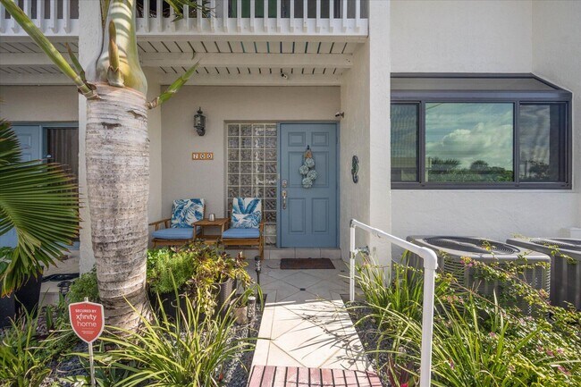 700 NE 20th Ln in Boynton Beach, FL - Foto de edificio - Building Photo