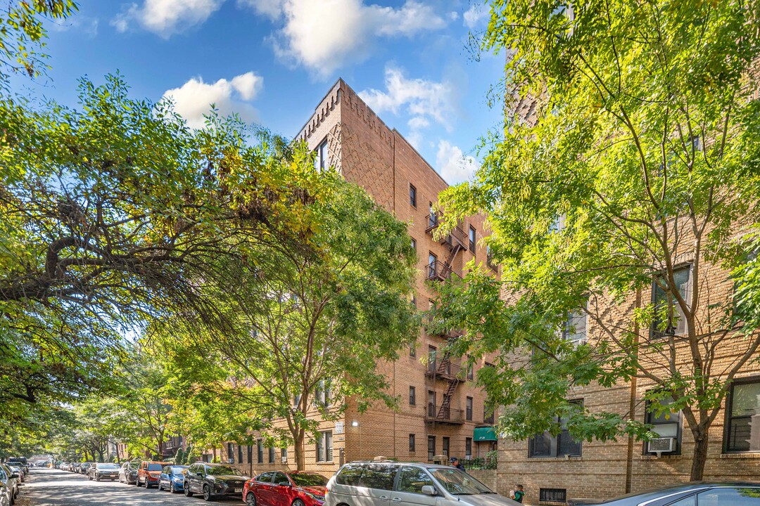 Windsor Equities Owners in Jackson Heights, NY - Building Photo