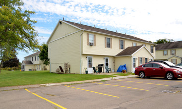 Island Village in Grand Island, NY - Building Photo - Building Photo