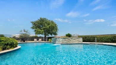 705 Village Way in New Braunfels, TX - Foto de edificio - Building Photo