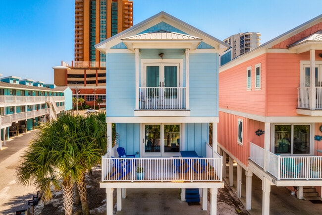 property at 105 W 7th St