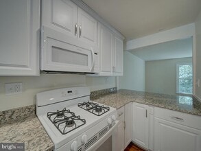 13186 Putnam Cir in Woodbridge, VA - Building Photo - Building Photo