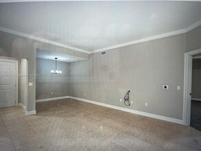 16100 Emerald Estates Dr-Unit -190 in Weston, FL - Building Photo - Building Photo