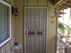 90 W Yavapai St-Unit -17 in Wickenburg, AZ - Foto de edificio - Building Photo