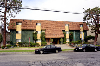 Emerald Green Apartments in Torrance, CA - Building Photo - Building Photo