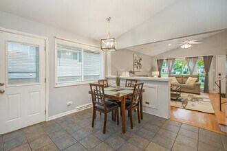 40 S Main St in Glen Ellyn, IL - Foto de edificio - Building Photo