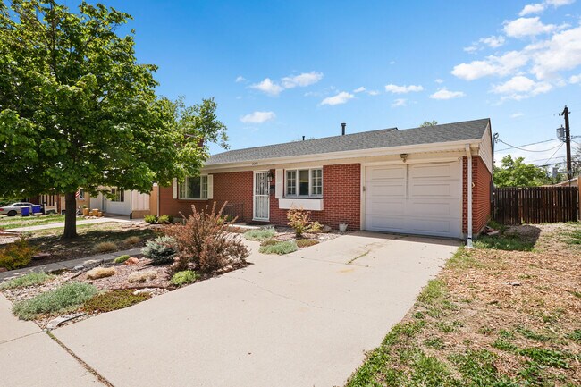 2206 Meyers Ave in Colorado Springs, CO - Building Photo - Building Photo