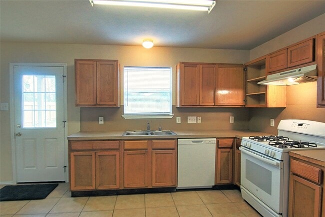 property at 7419 Kennemer Dr