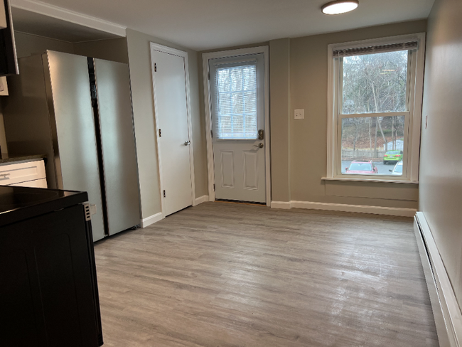 1231 Main St in Holden, MA - Building Photo - Building Photo