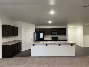 7613 E 43rd St in Yuma, AZ - Building Photo - Building Photo
