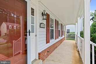9760 Hatmark Ct in Vienna, VA - Building Photo - Building Photo