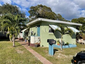 645 NE 35th St in Oakland Park, FL - Building Photo - Building Photo