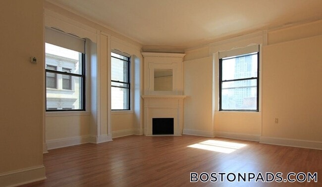 62 Boylston St, Unit 707 in Boston, MA - Foto de edificio - Building Photo