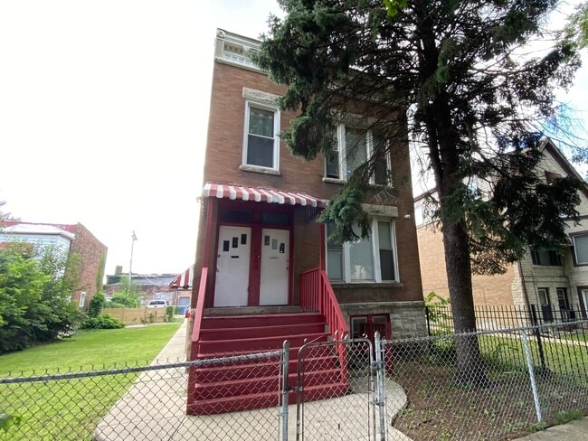 property at 6712 S Wabash Ave
