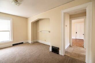 541 Bowen St, Unit 541 A in Oshkosh, WI - Building Photo - Building Photo